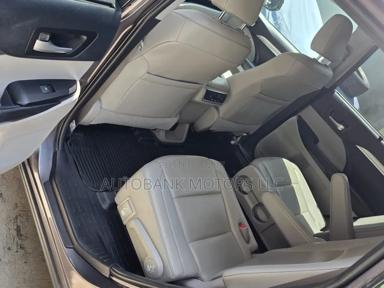 Toyota Highlander XLE 2019 Gray