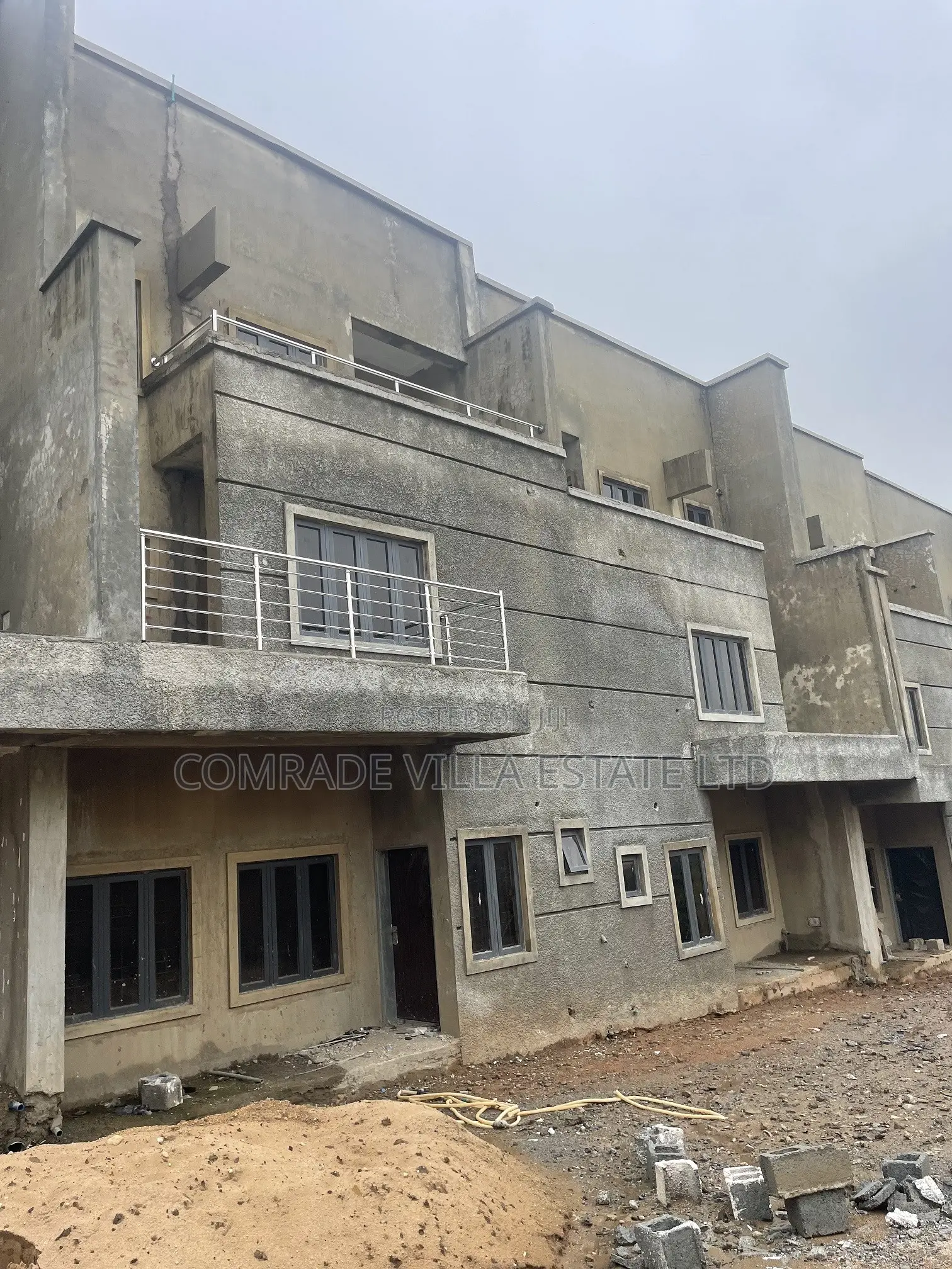 4bdrm Duplex in Life Camp for sale