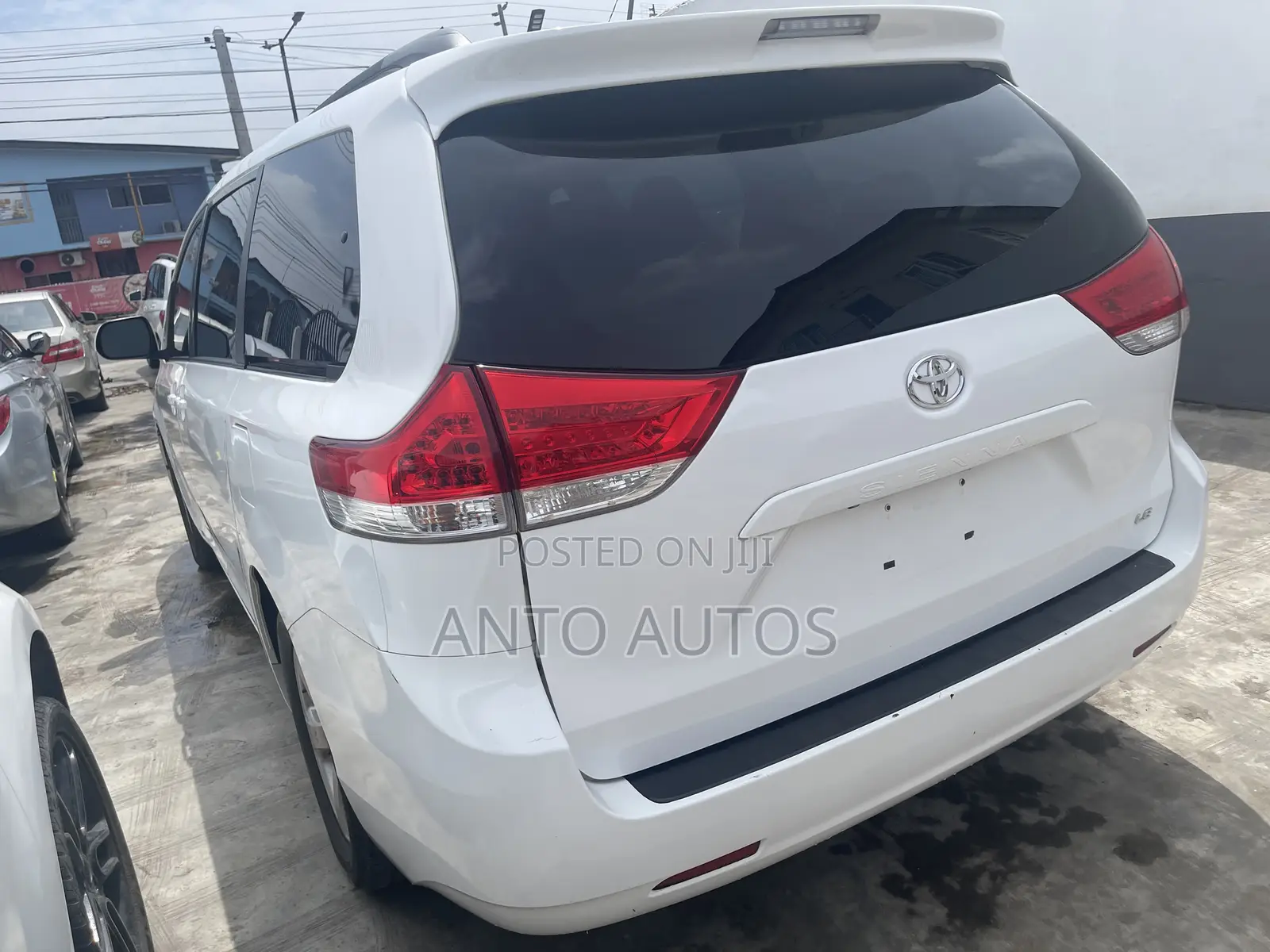 Toyota Sienna LE 8-Passenger 4dr Minivan (3.5L 6cyl 6A) 2014 White