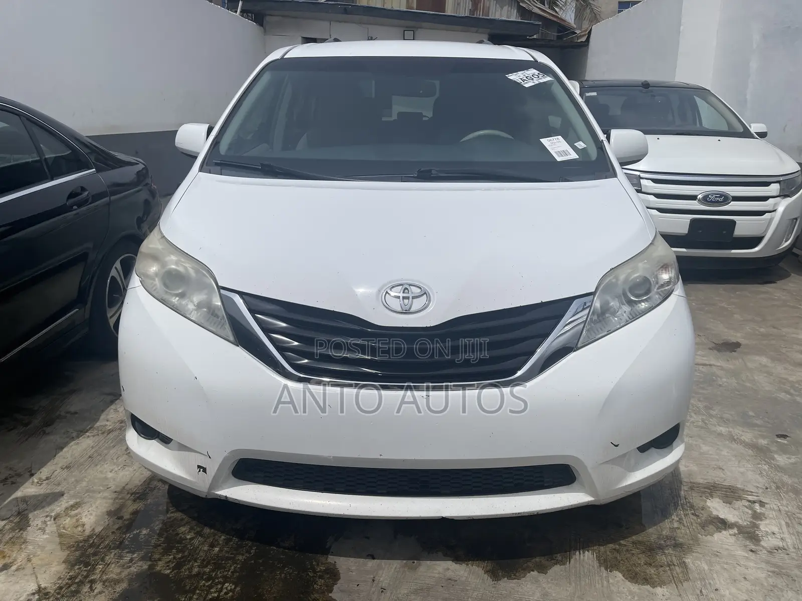 Toyota Sienna LE 8-Passenger 4dr Minivan (3.5L 6cyl 6A) 2014 White