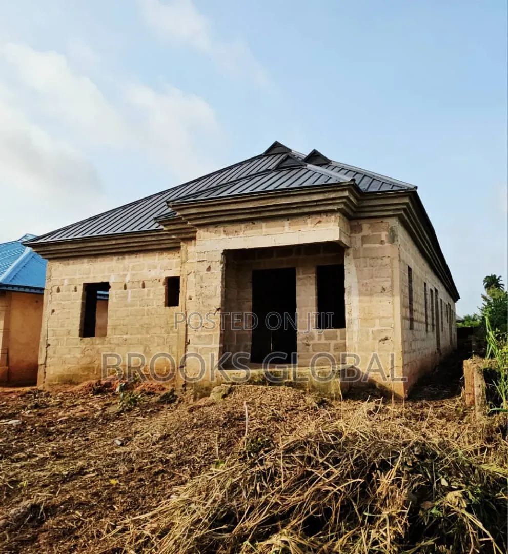 2bdrm Block Of Flats In Benin City For Sale