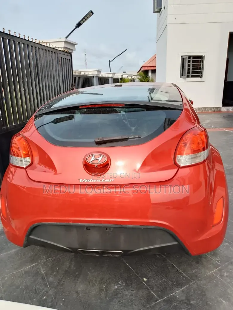Hyundai Veloster Base 2016 Orange