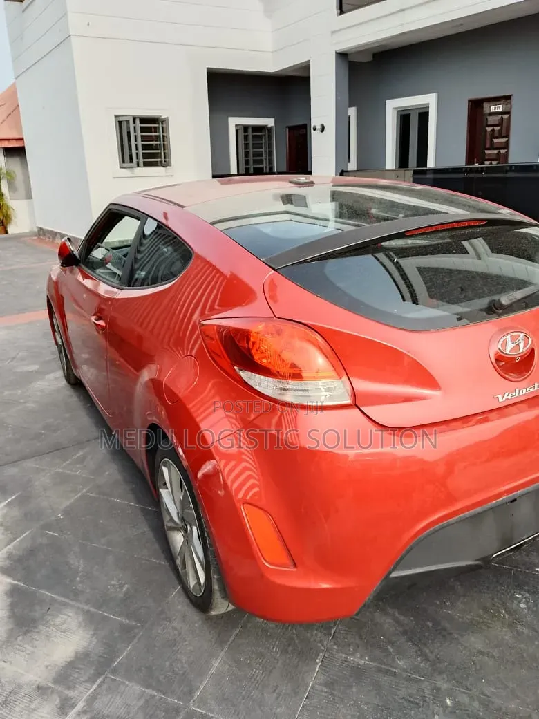 Hyundai Veloster Base 2016 Orange
