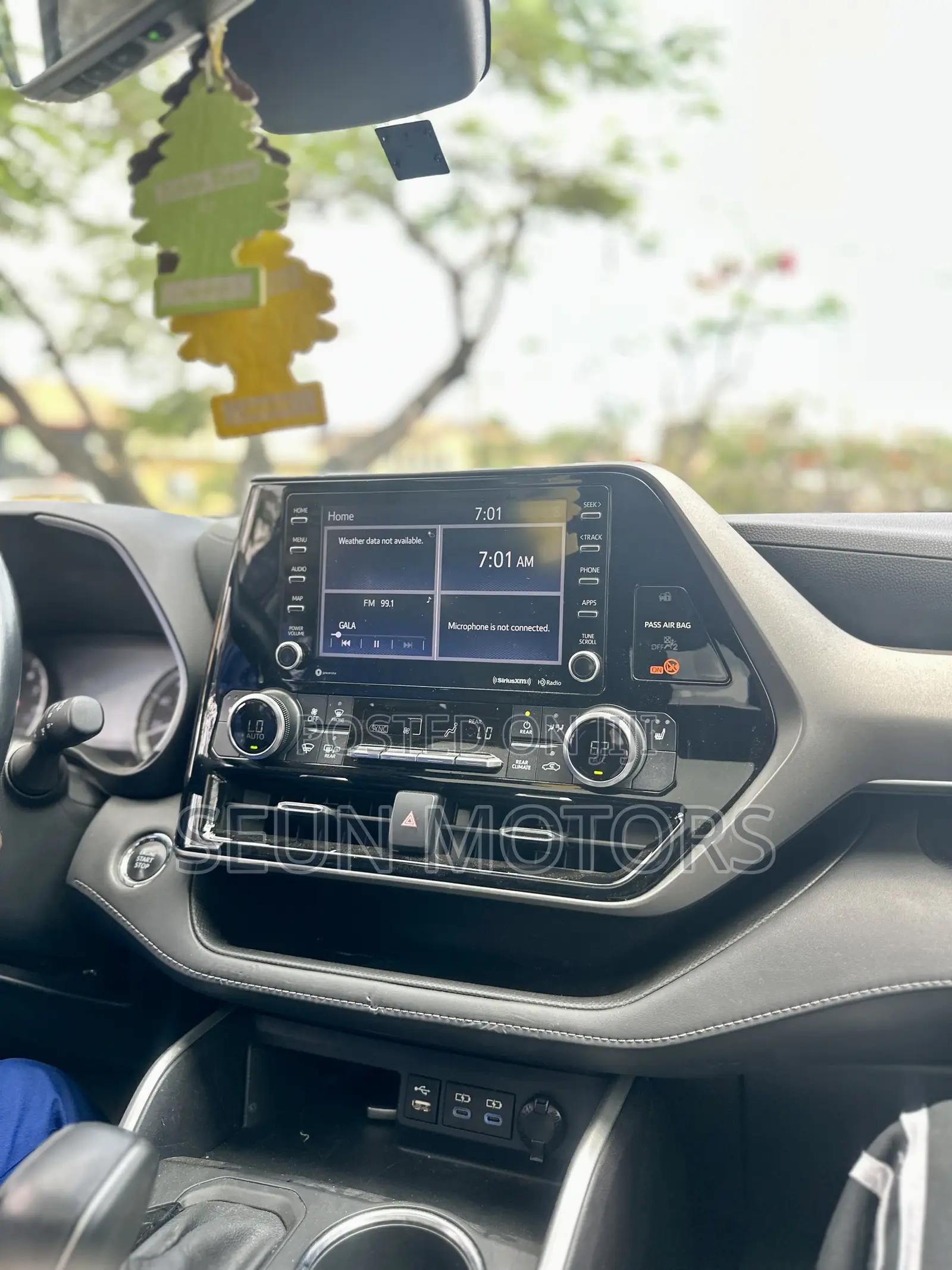 Toyota Highlander 2022 White