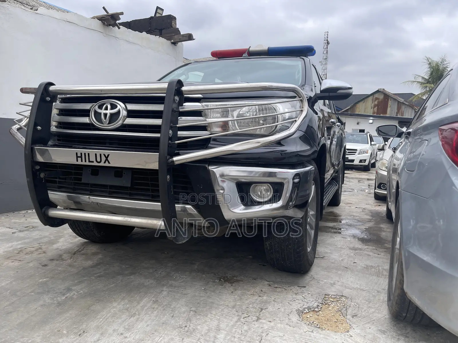 Toyota Hilux 2015 Black
