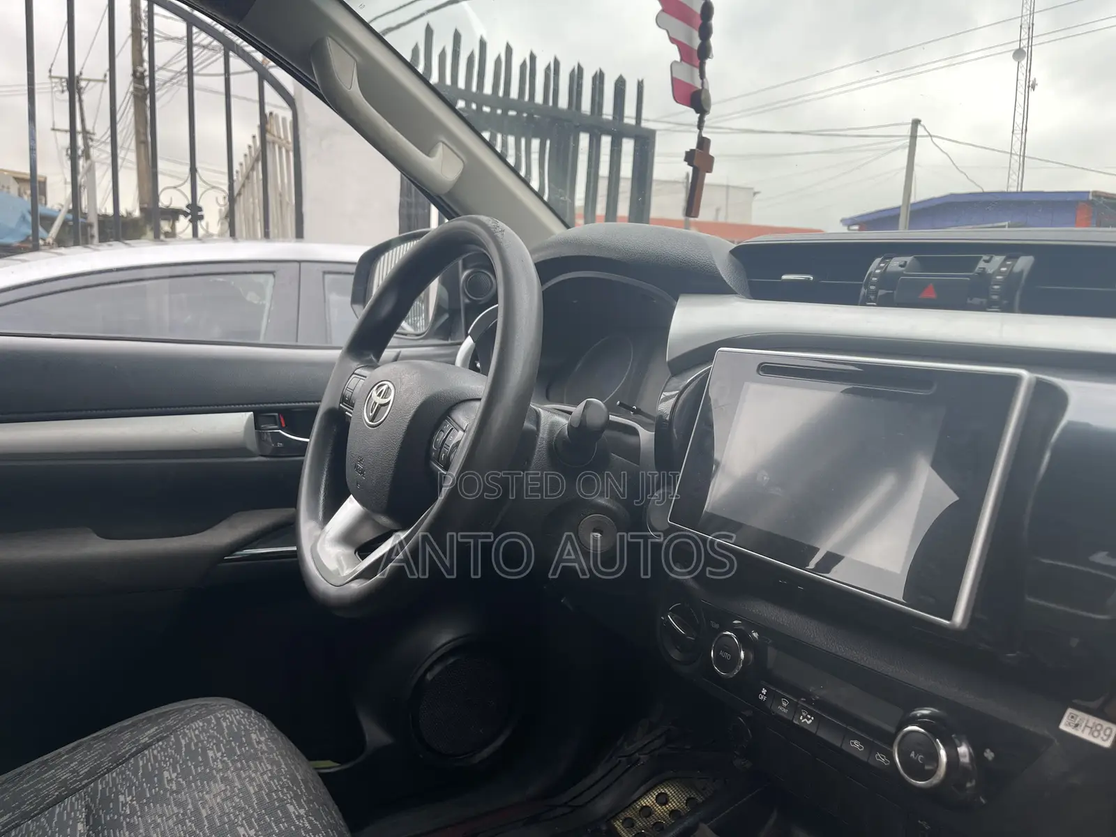 Toyota Hilux 2015 Black
