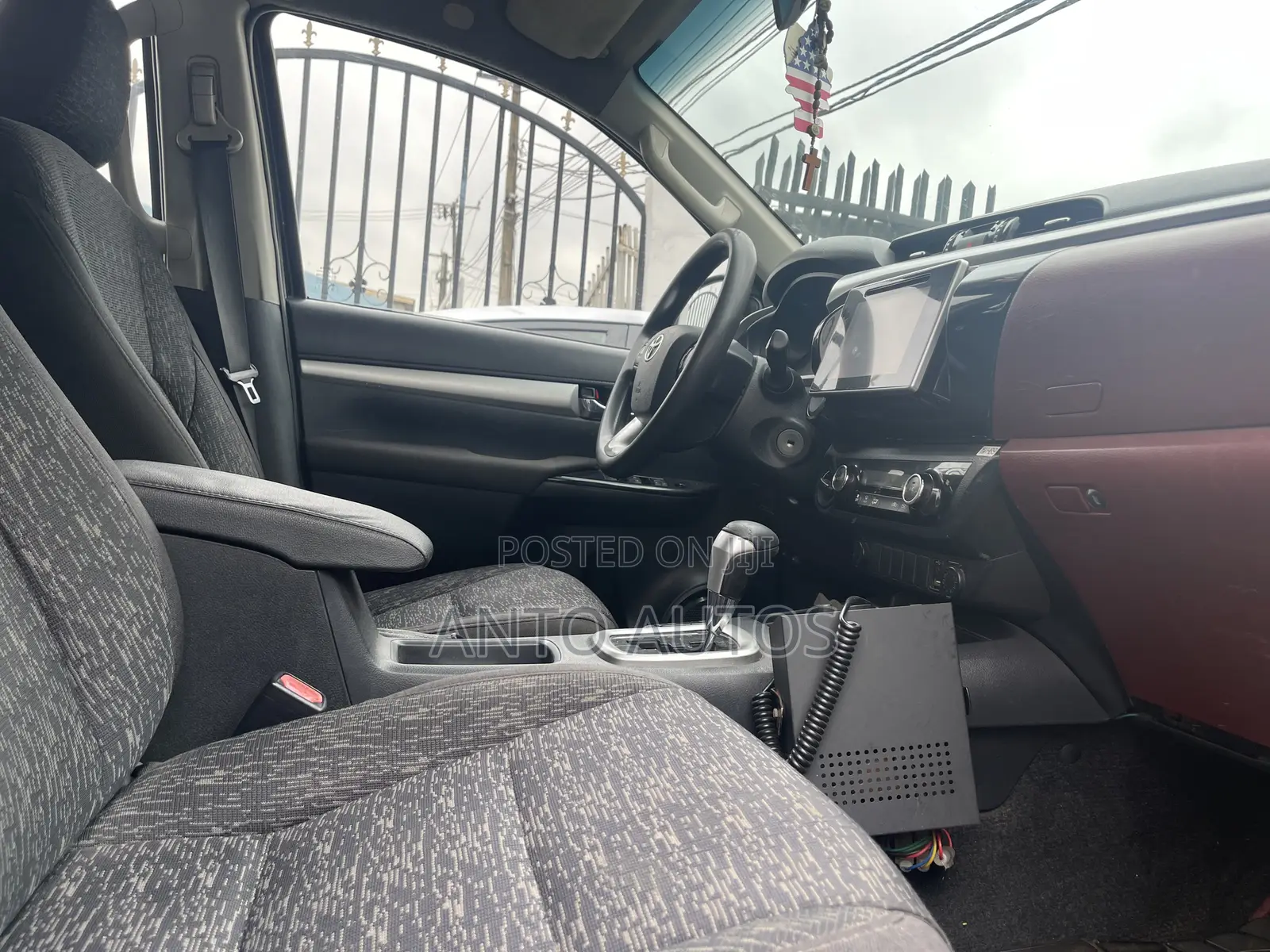 Toyota Hilux 2015 Black