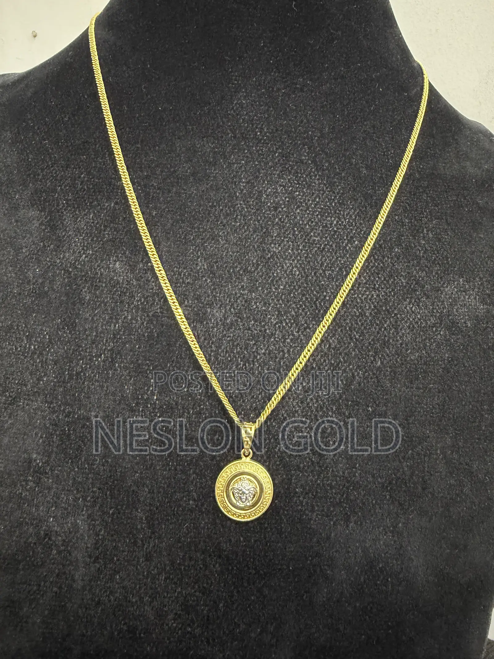Italy 750 Tested 18karat Solid Gold With Vasae