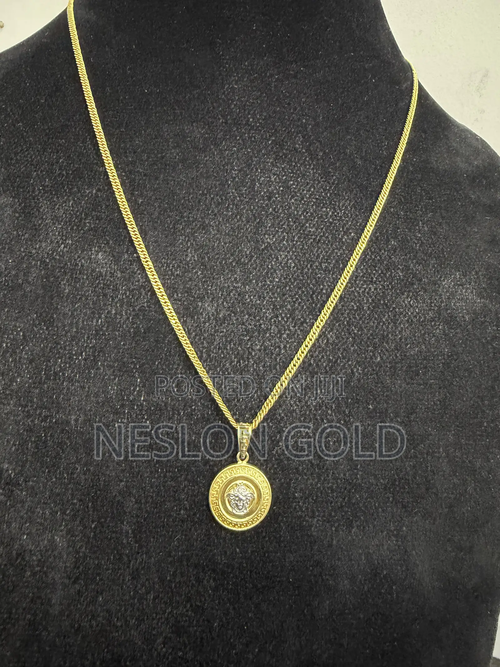 Italy 750 Tested 18karat Solid Gold With Vasae