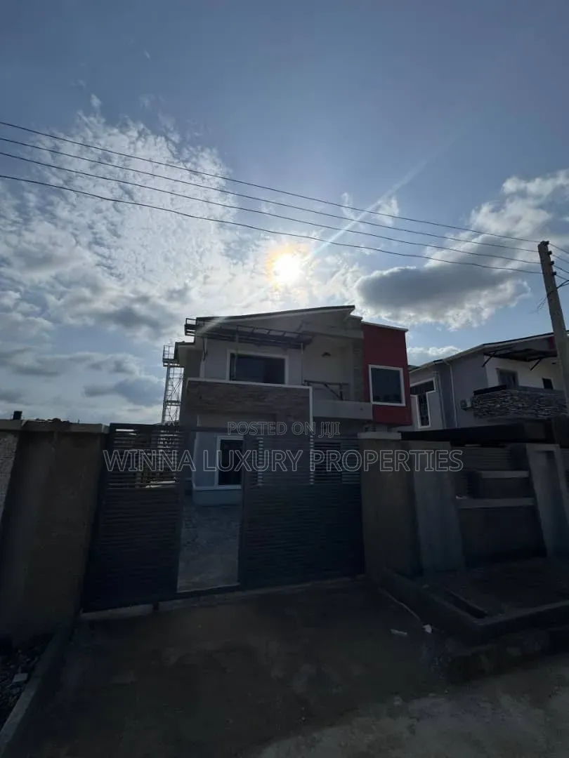 4bdrm Duplex in Von Axis, Lugbe for sale