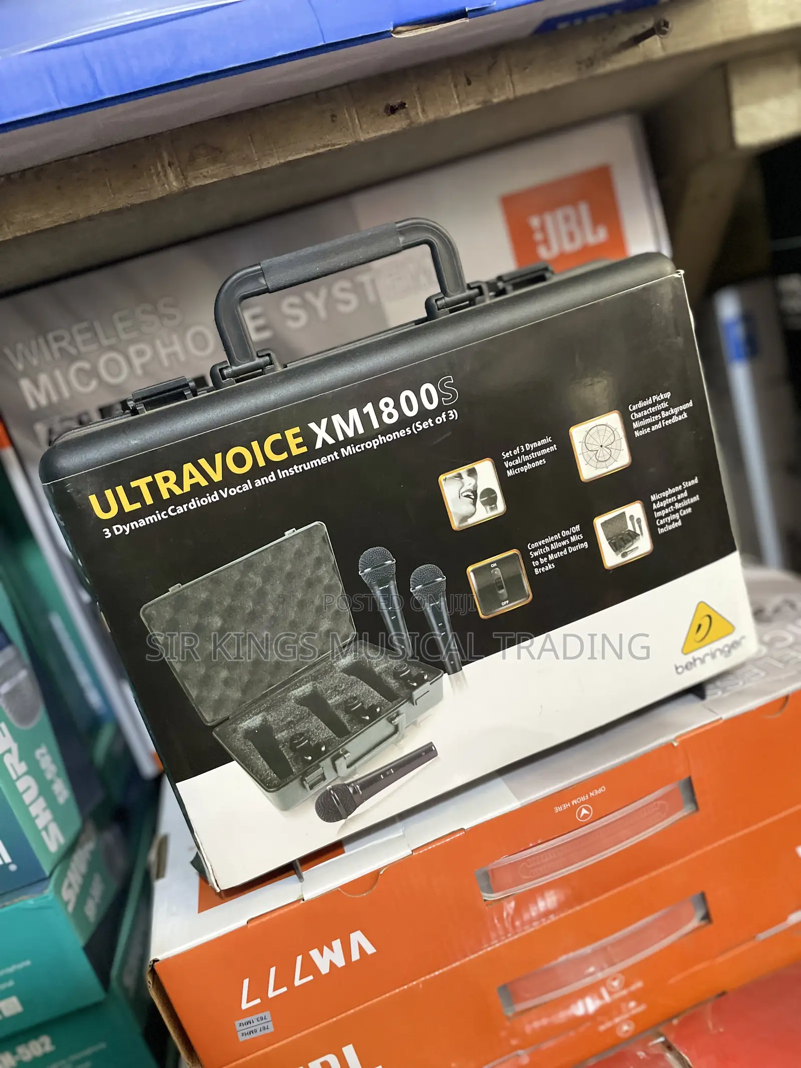 Behringer Ultravoice Xm1800s Professional Dynamic Wired Microphone