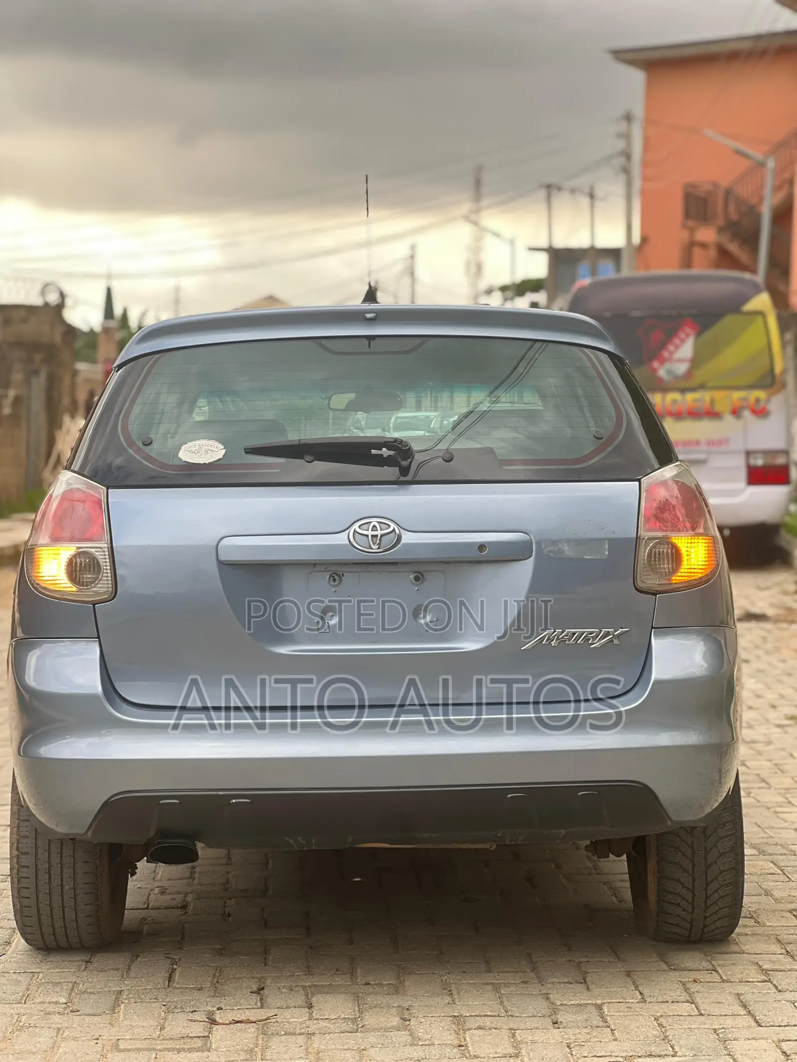 Toyota Matrix Hatchback FWD (1.8L 4cyl 5M) 2006 Blue