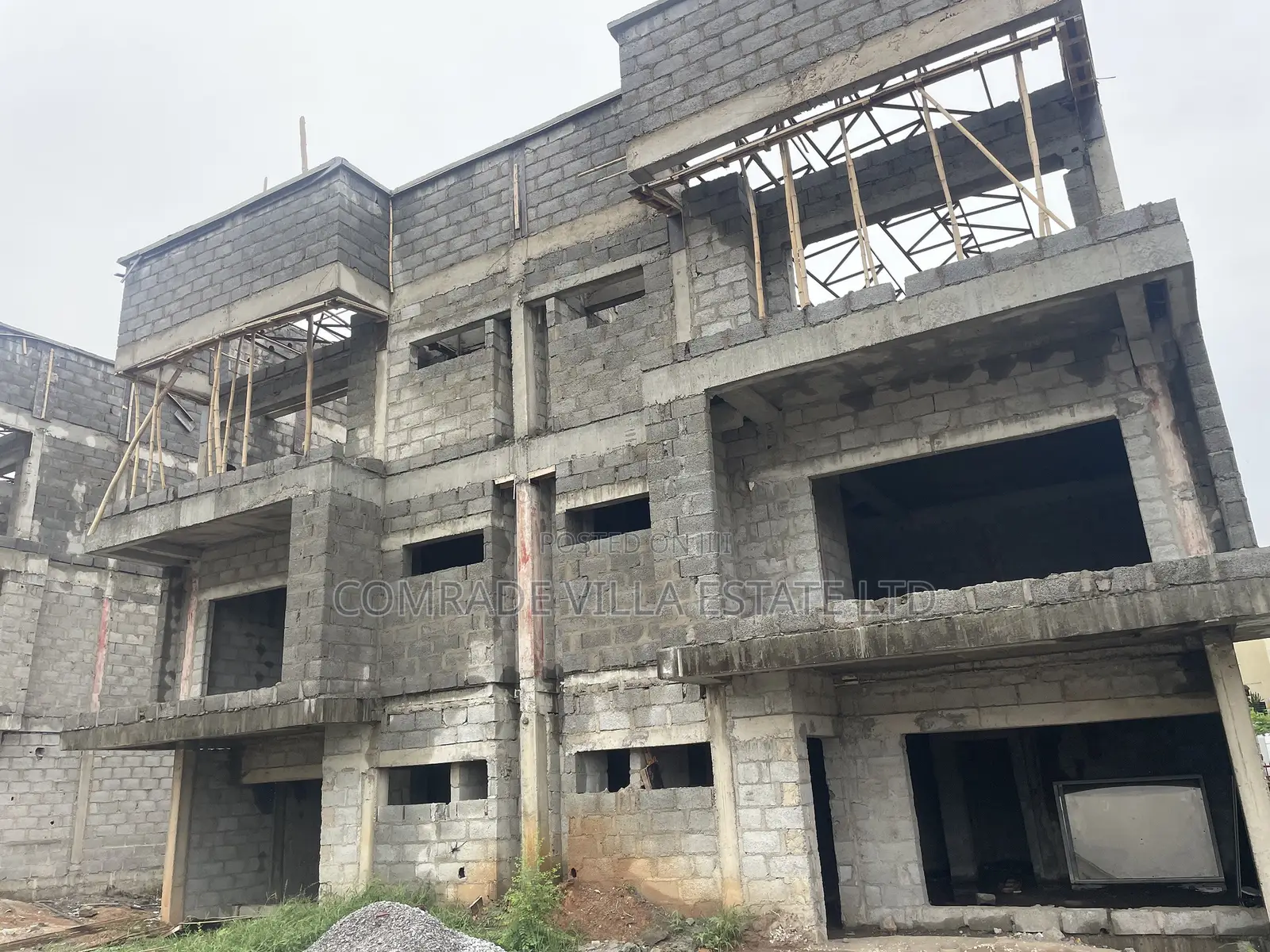 4bdrm Duplex in Life Camp for sale
