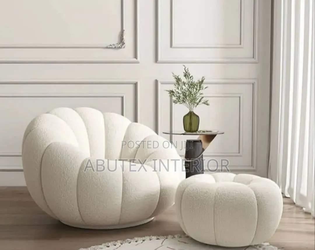 Round Imported Luxury Couch Single Chair With Foot Rest