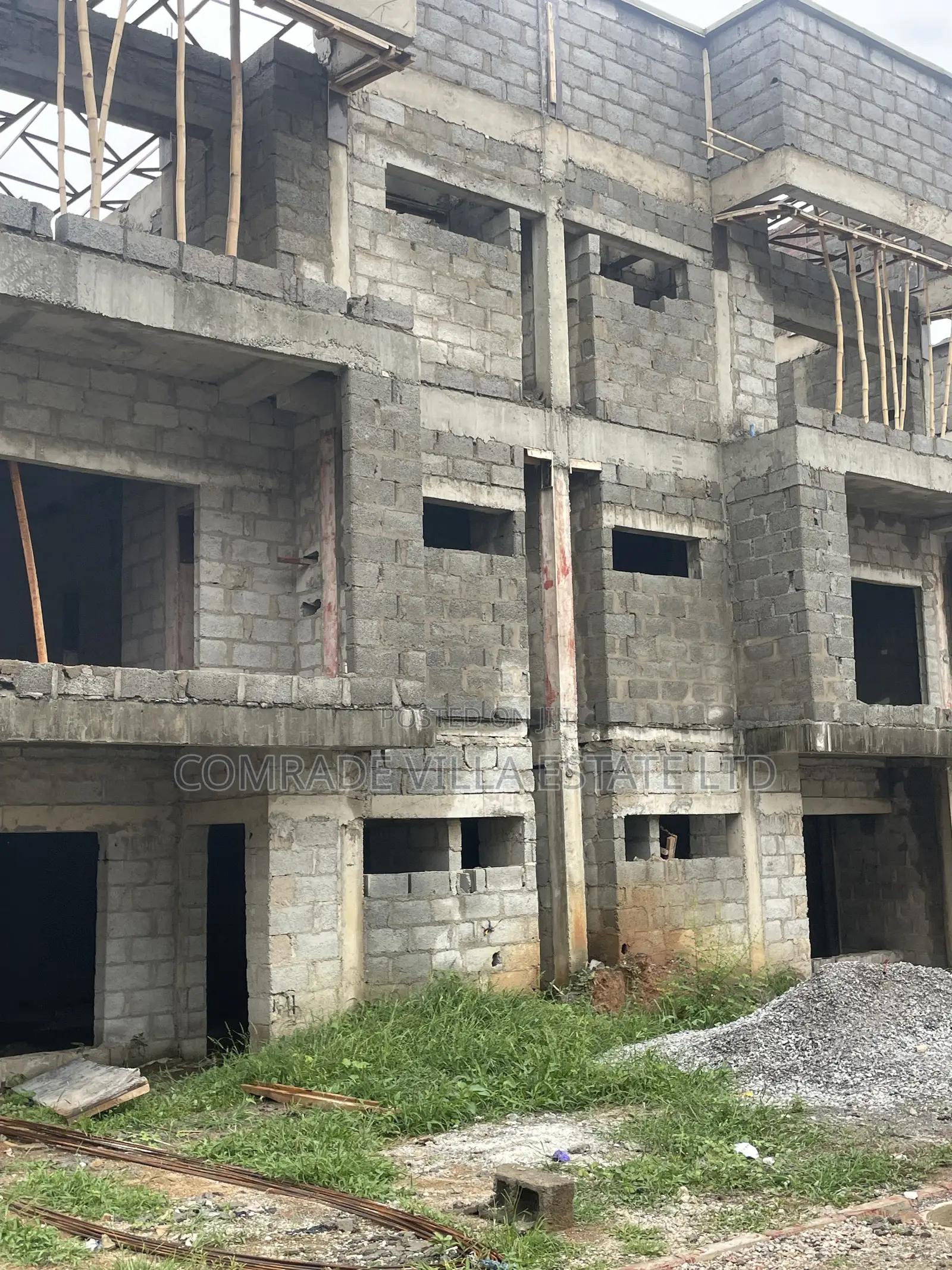 4bdrm Duplex in Life Camp for sale