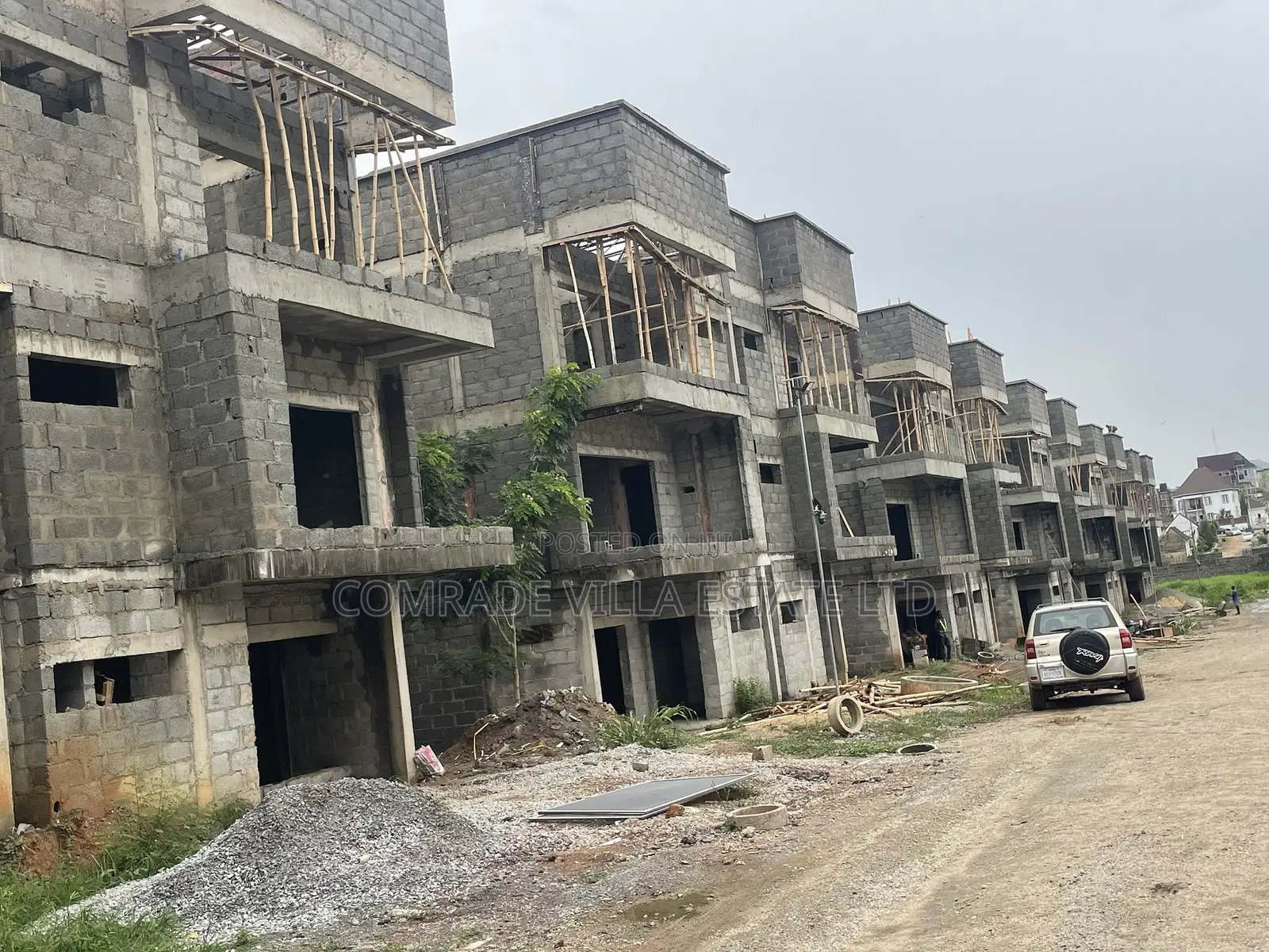 4bdrm Duplex in Life Camp for sale