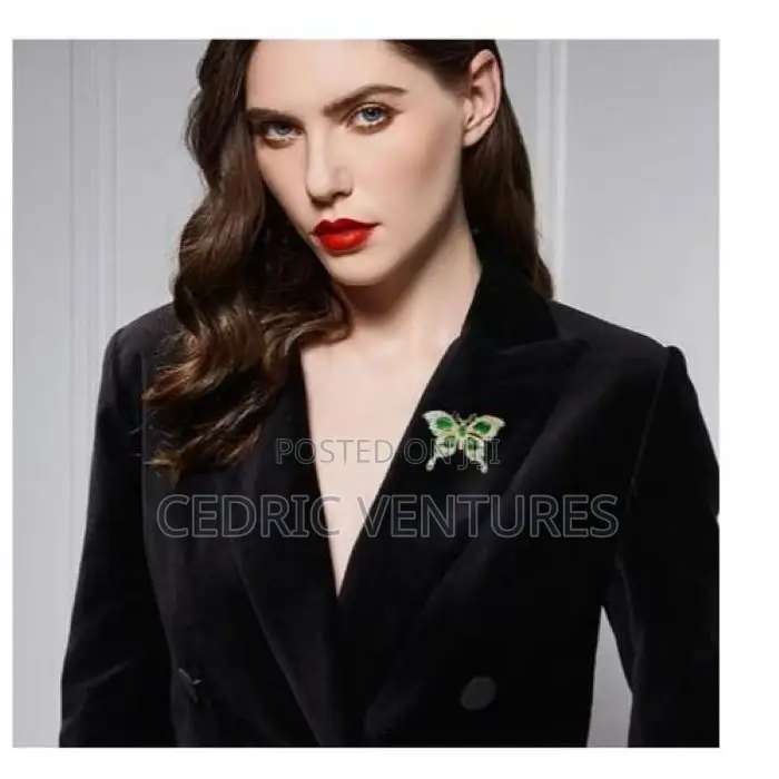Green Butterfly Brooch Pin With Sparkling Rhinestones for Women