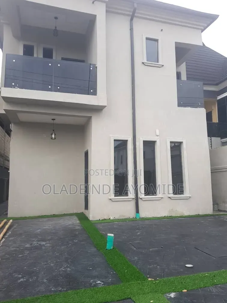2bdrm Apartment in Awoyaya, Lakowe for rent
