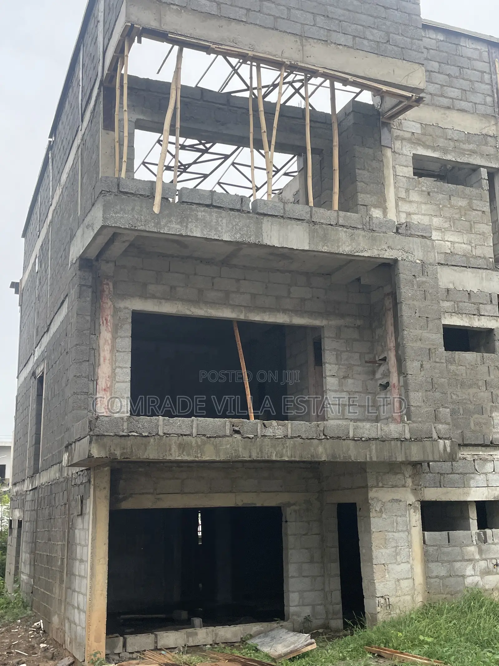 4bdrm Duplex in Life Camp for sale