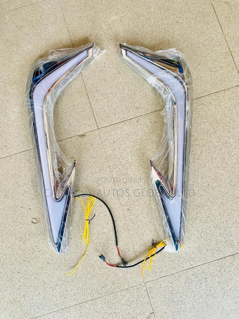 Spoiler Light Prado 2021