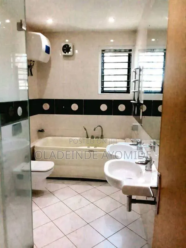 2bdrm Apartment in Banana Island for rent