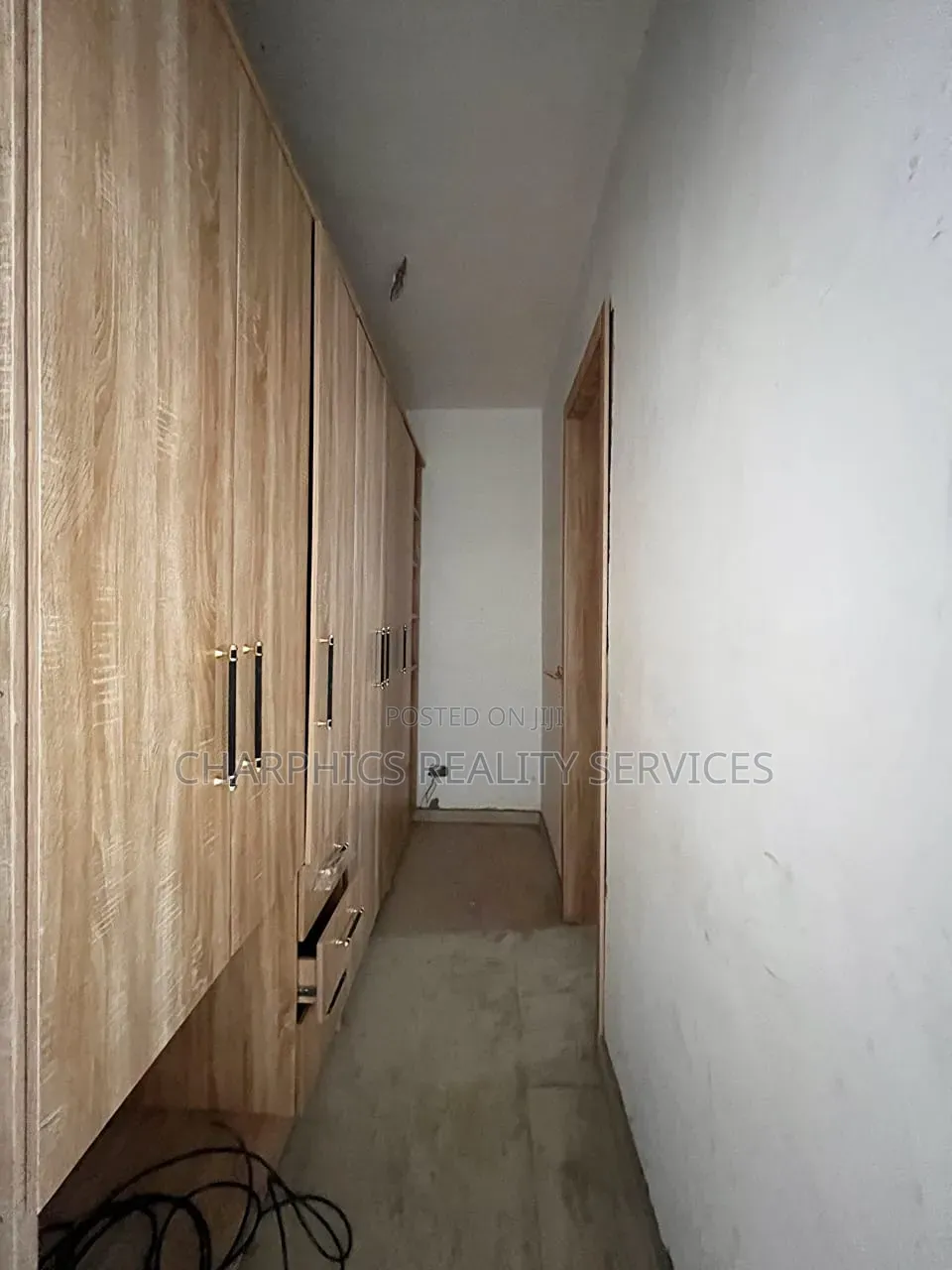4bdrm Duplex in Mende for sale