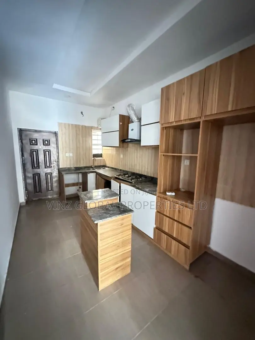 4bdrm Duplex in Lekki for rent