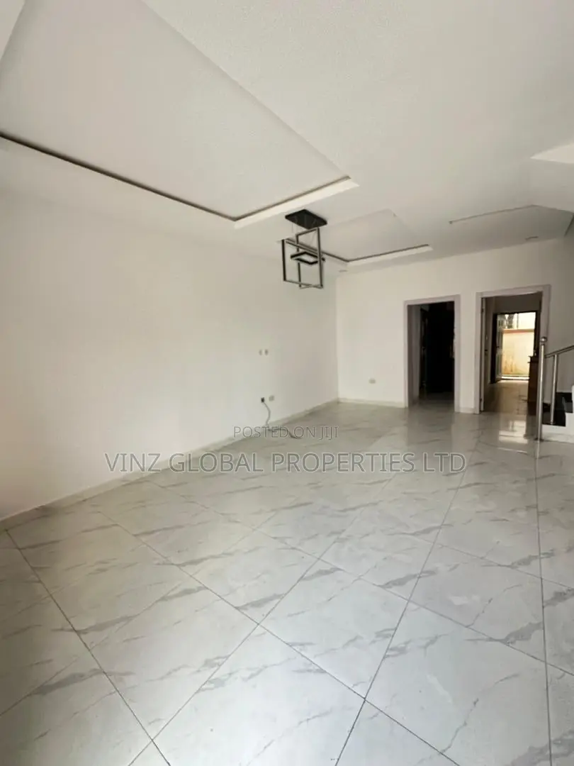 4bdrm Duplex in Lekki for rent