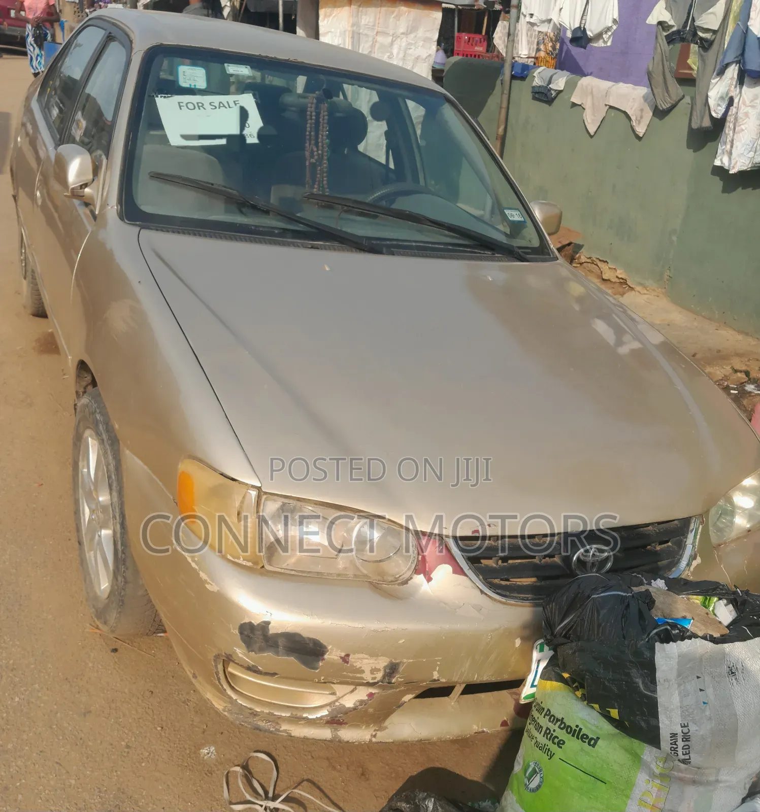 Toyota Corolla 2000 Gold