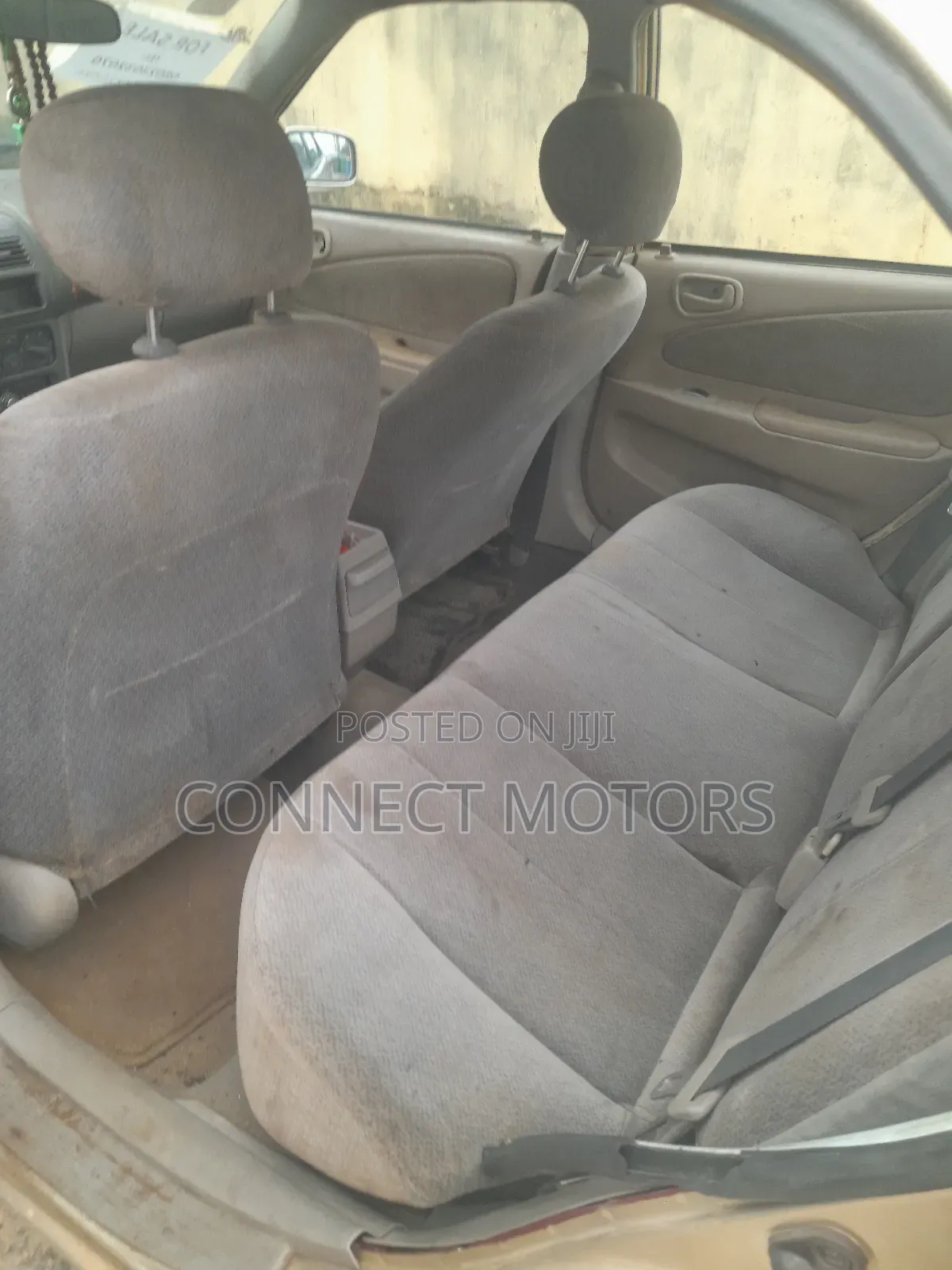 Toyota Corolla 2000 Gold