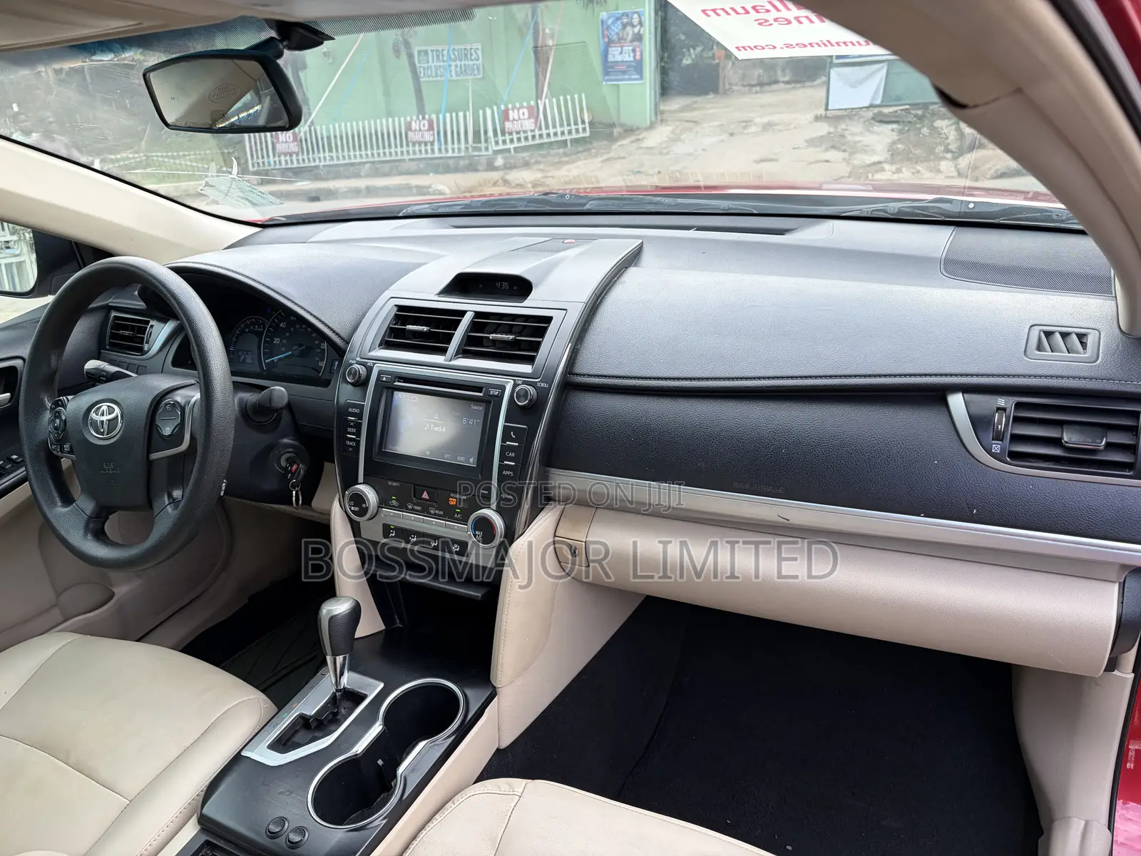Toyota Camry LE 4dr Sedan (2.5L 4cyl 6A) 2013 Red