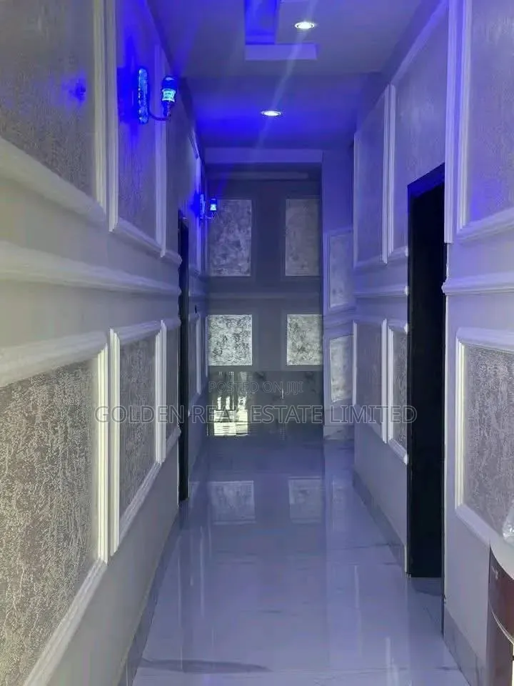 Furnished 6bdrm Duplex in Idu Industrial for sale