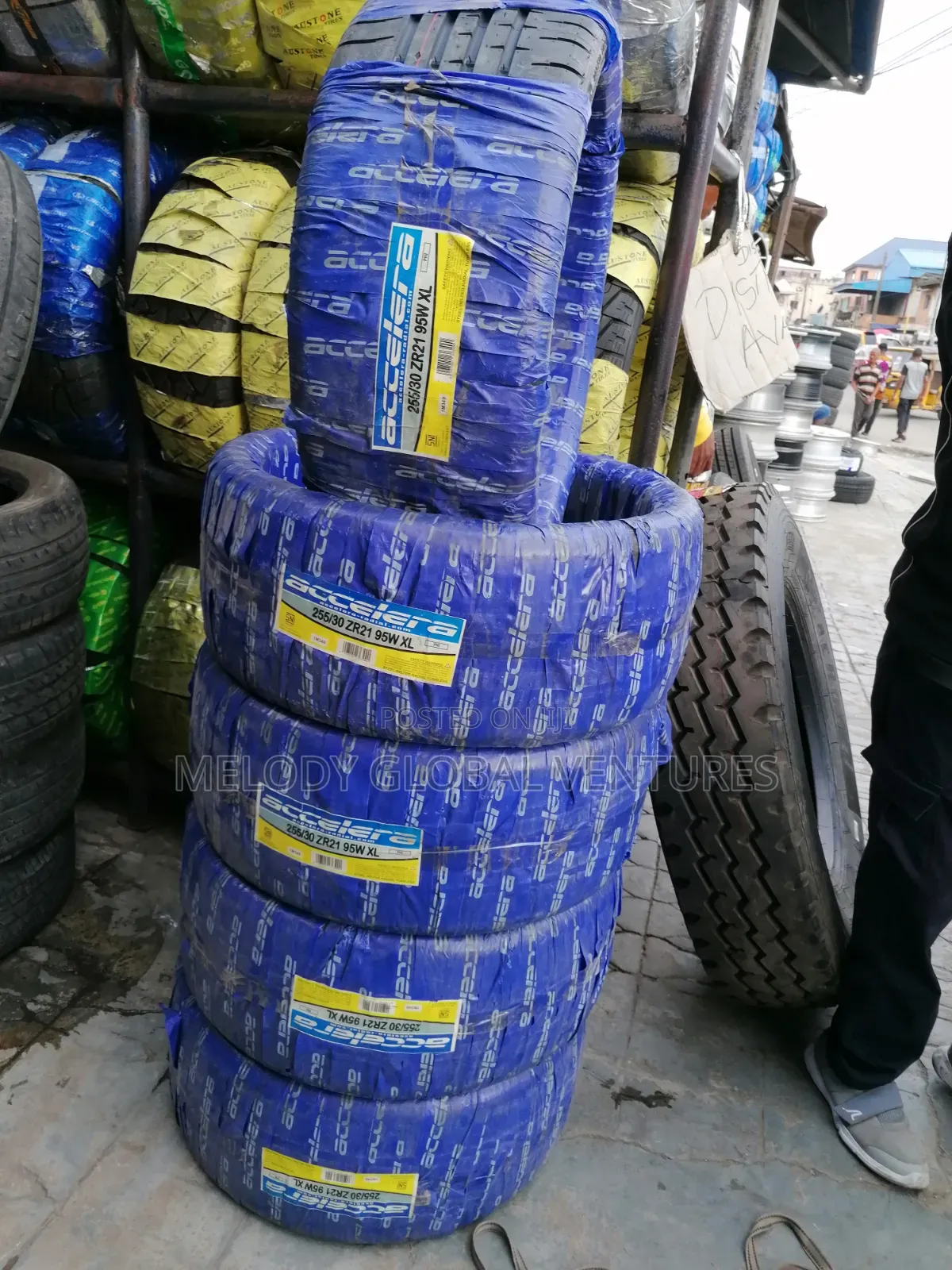 255/30r21 Accelera Tyre Made in Indonesia