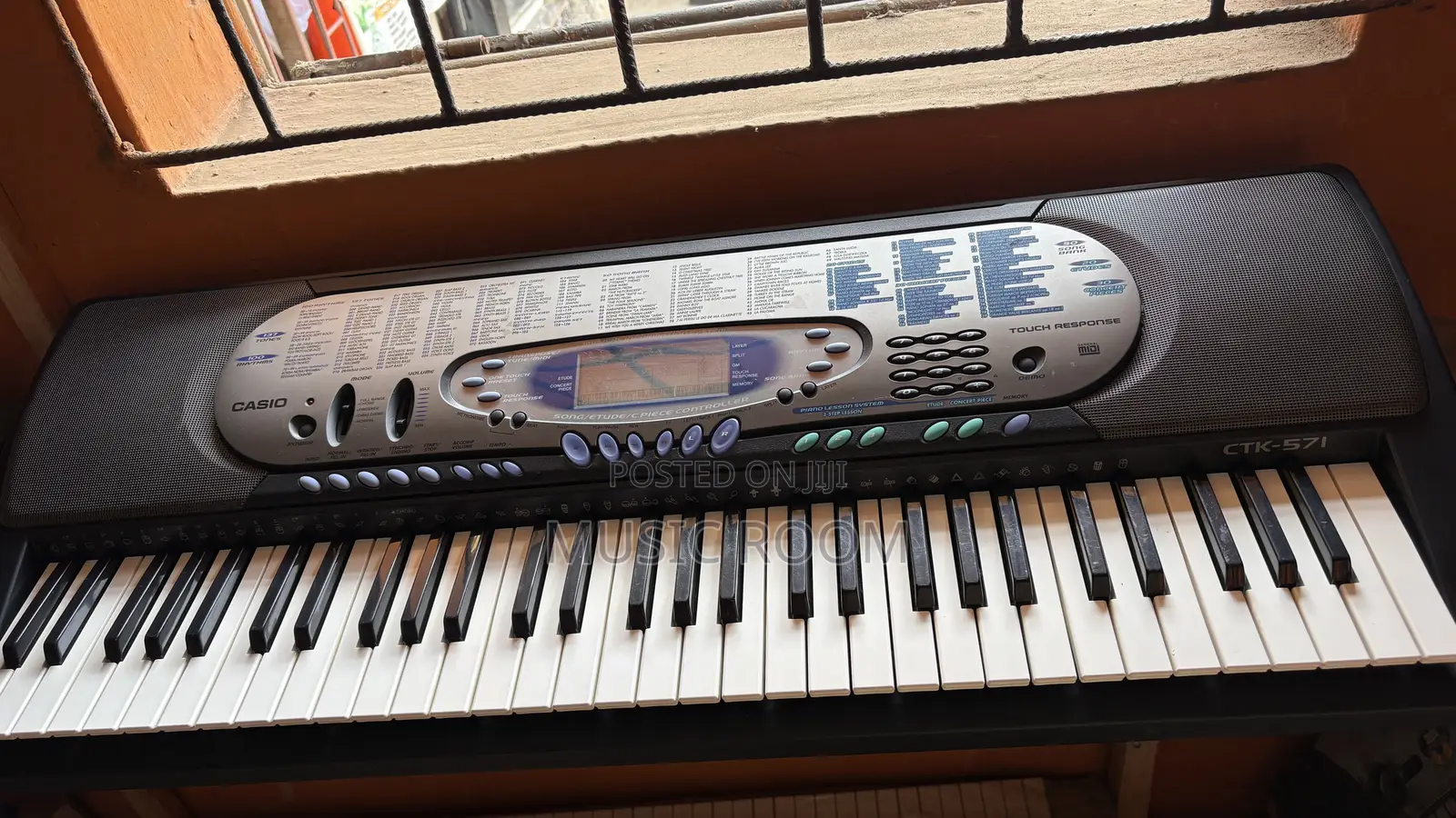 61 Key 5 Octaves Casio CTK 571 Keyboard