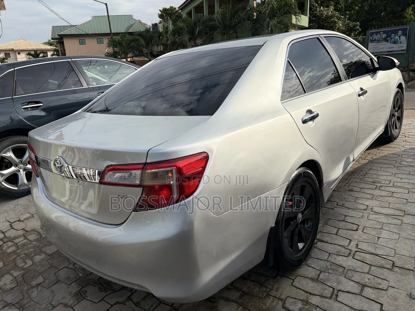 Toyota Camry LE 4dr Sedan (2.5L 4cyl 6A) 2013 Silver