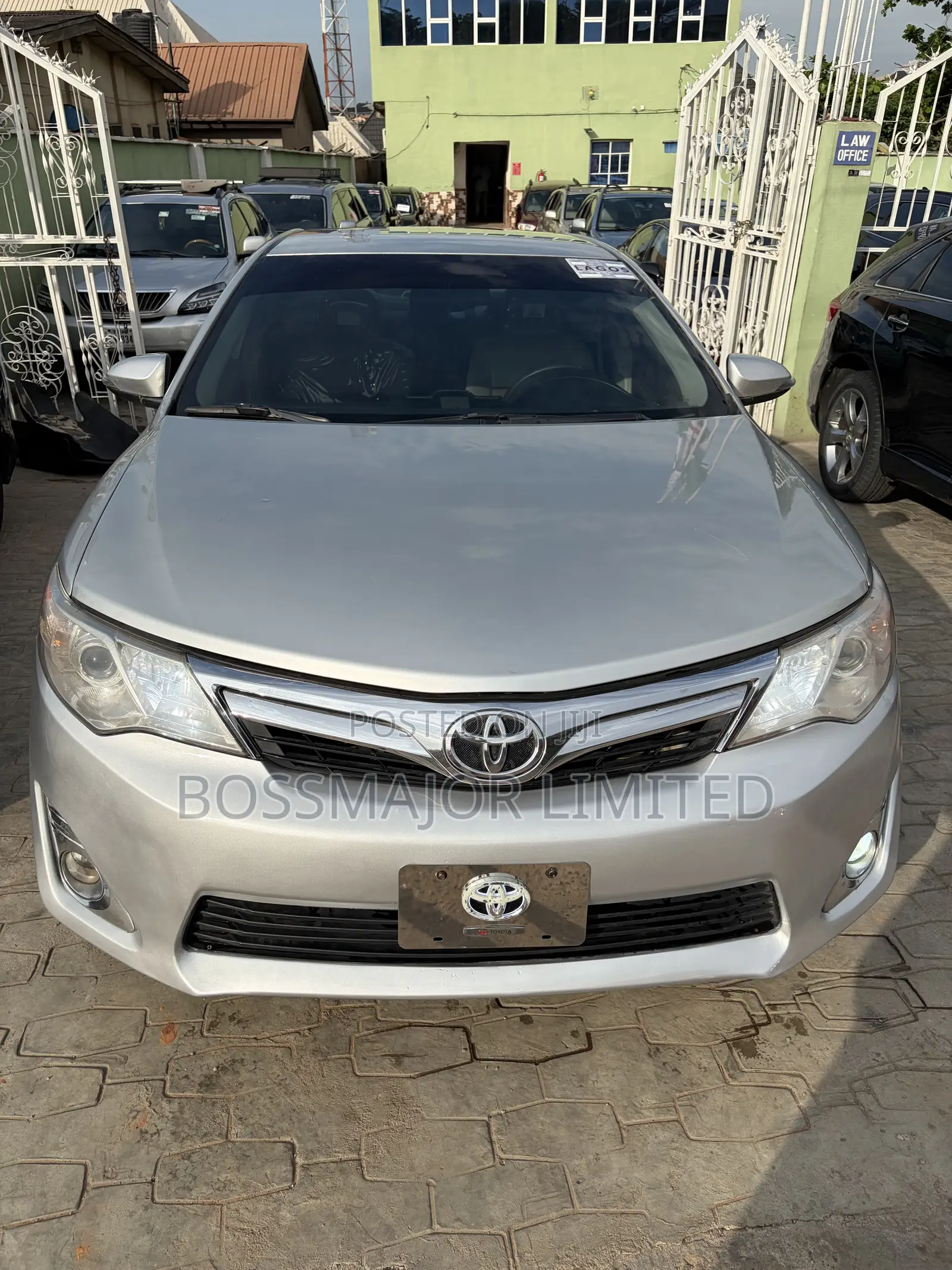 Toyota Camry LE 4dr Sedan (2.5L 4cyl 6A) 2013 Silver