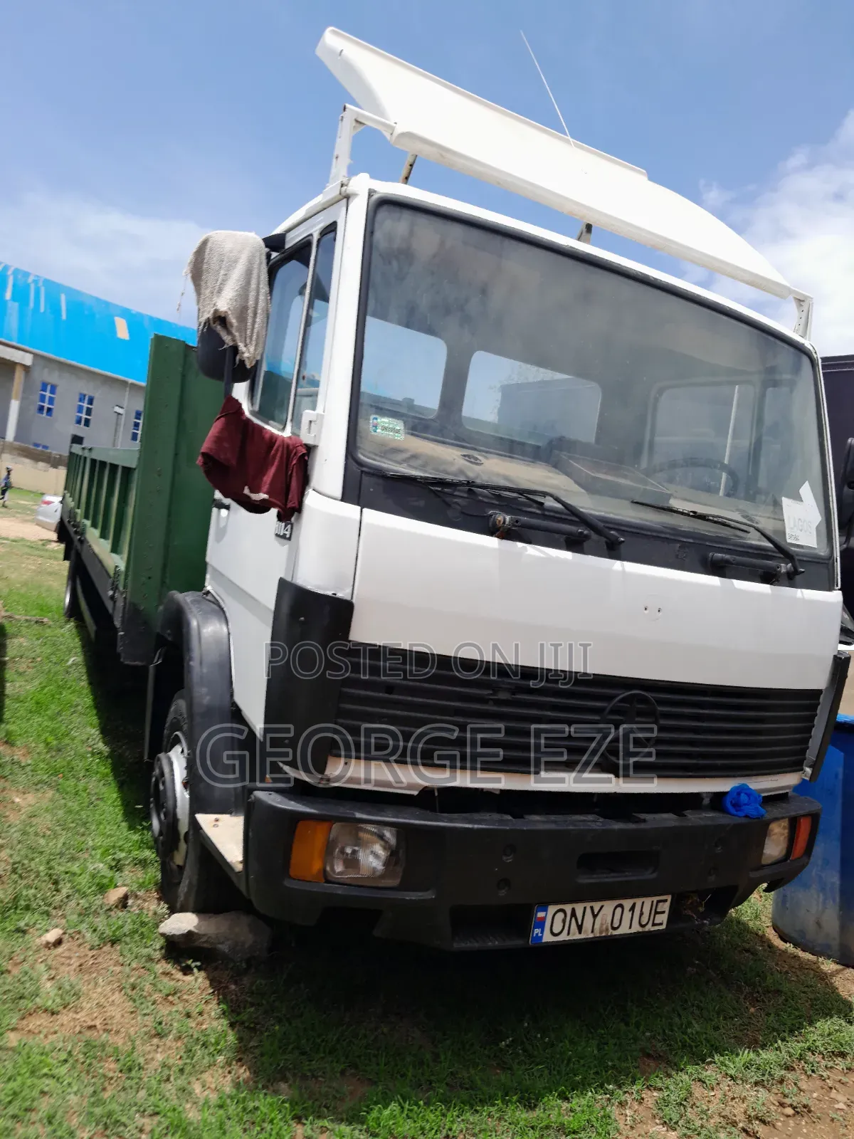 Foreign Used Mercedes Truck 1114