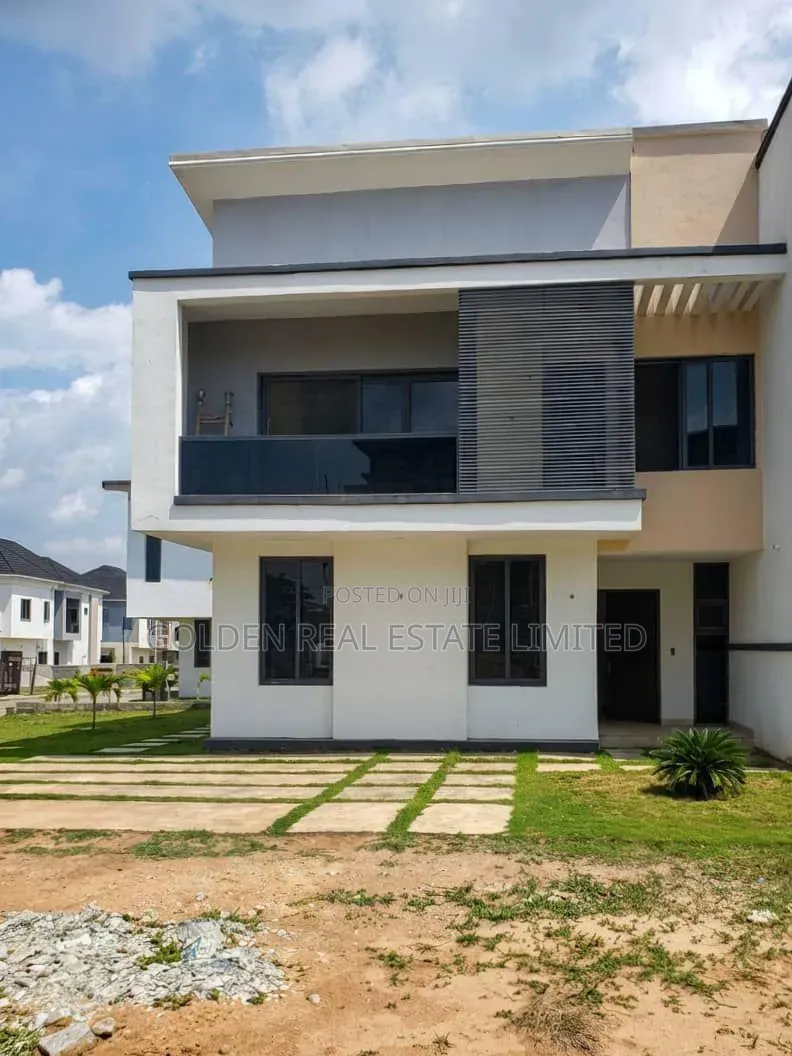 3bdrm Duplex in Idu for sale