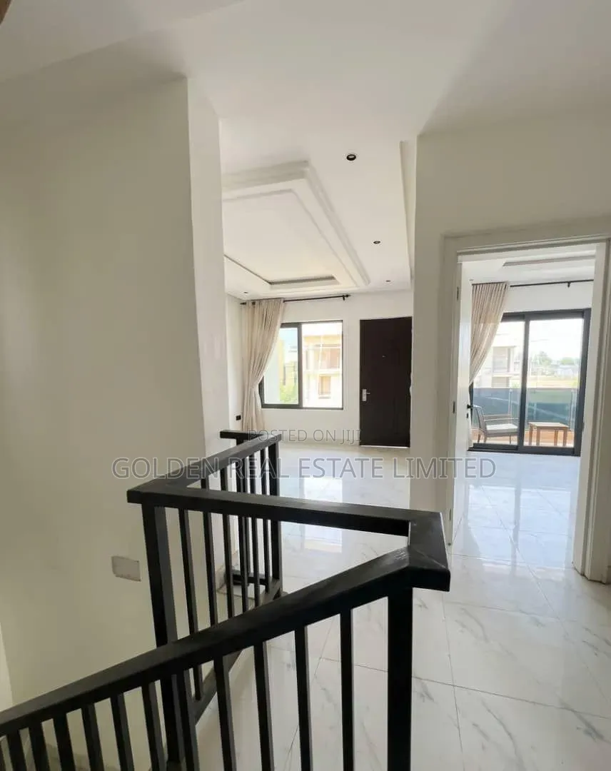 3bdrm Duplex in Idu for sale