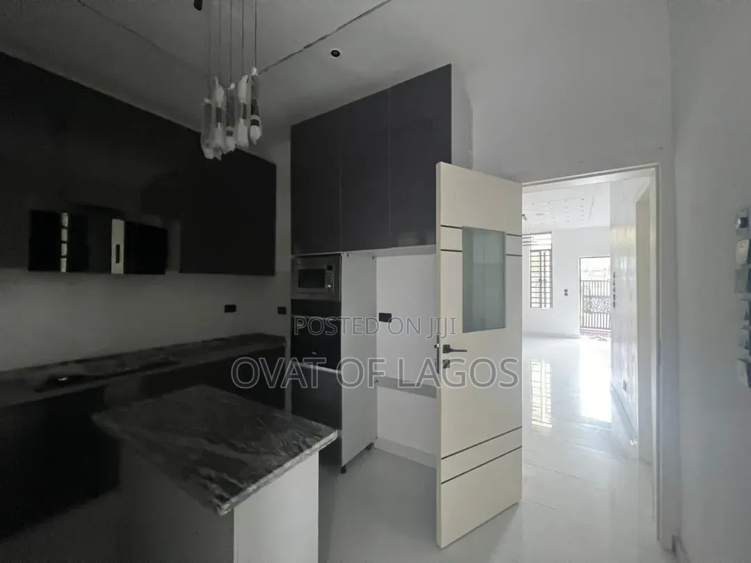 4bdrm Duplex in Lekki Palm City, Ado / Ajah for sale