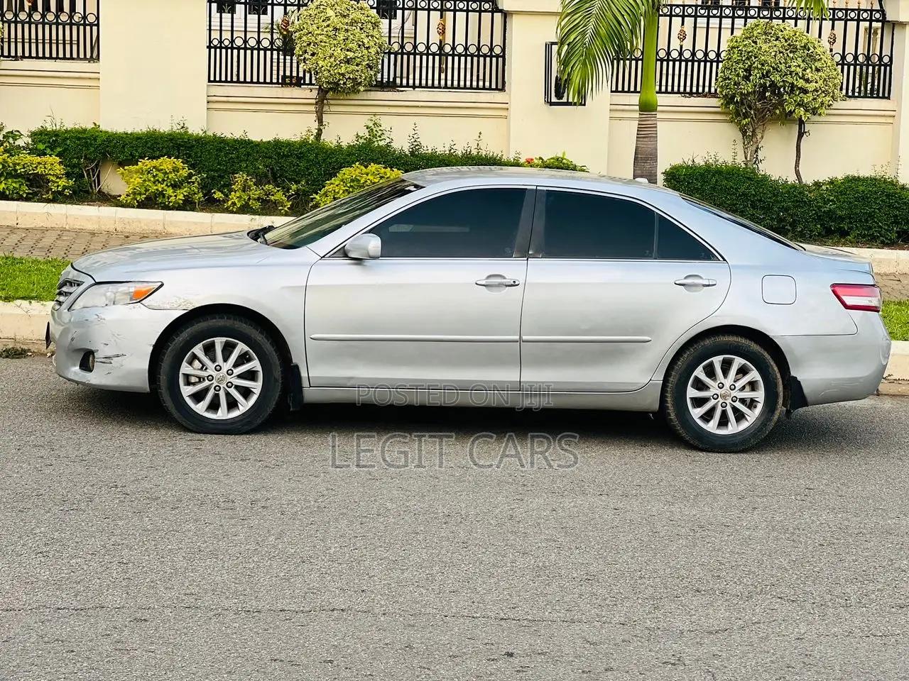 Toyota Camry 2011 Silver
