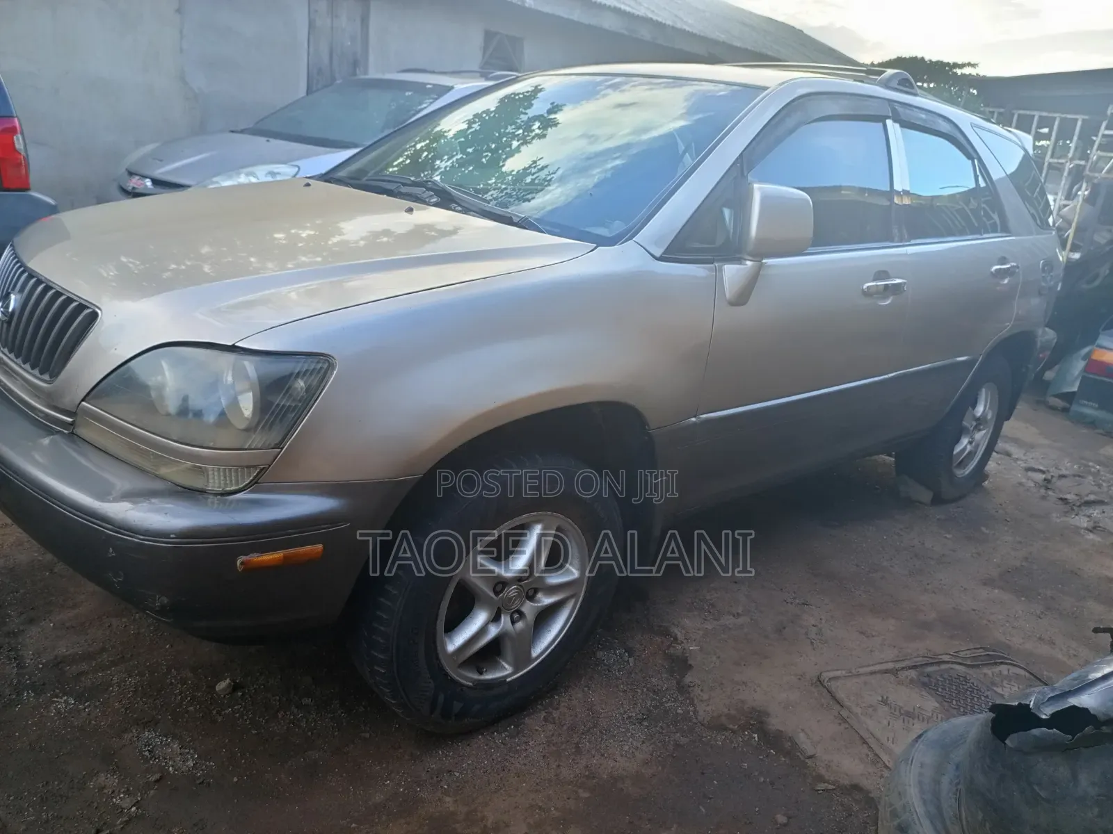 Lexus RX 300 1999 Gold