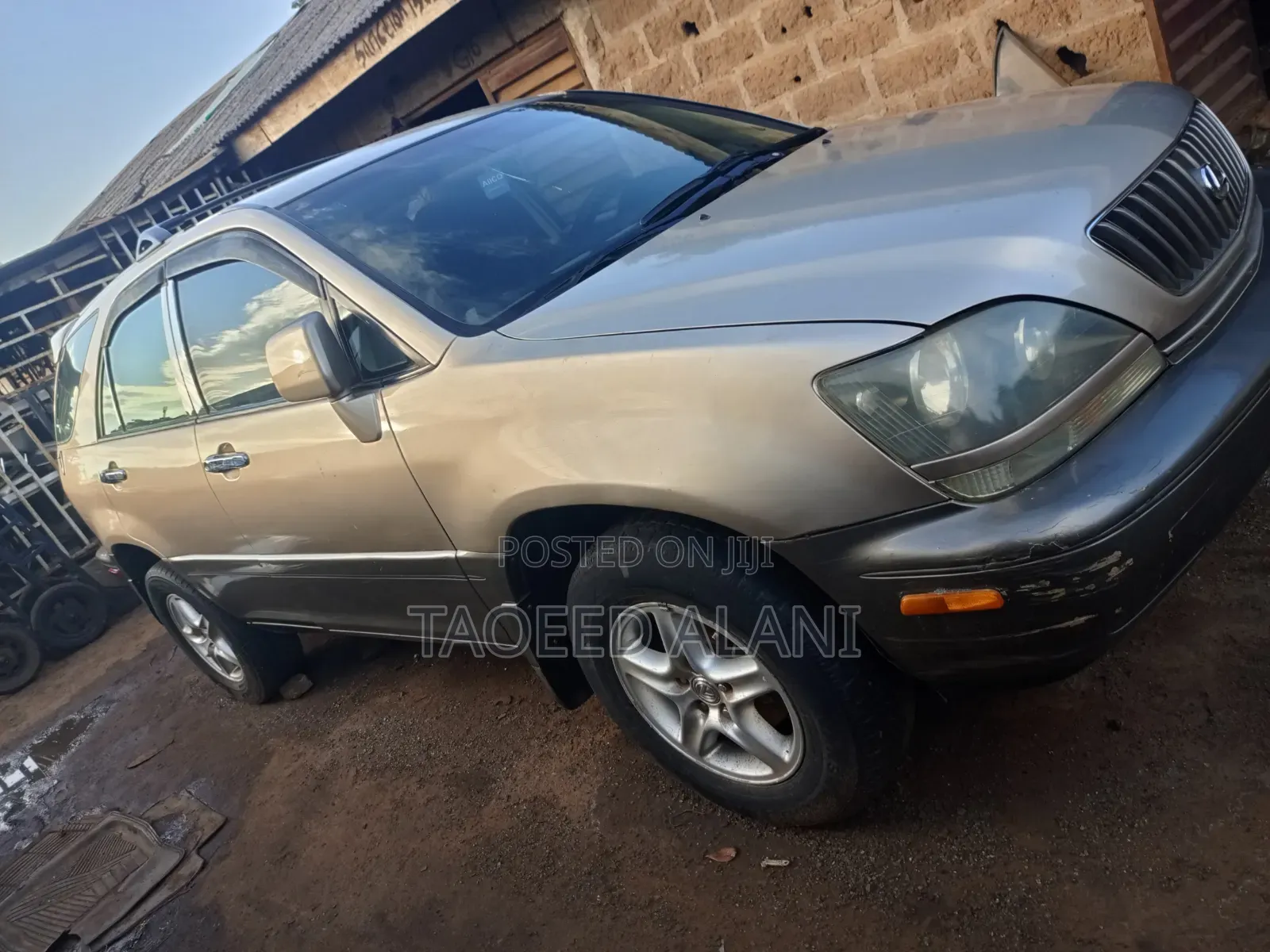 Lexus RX 300 1999 Gold