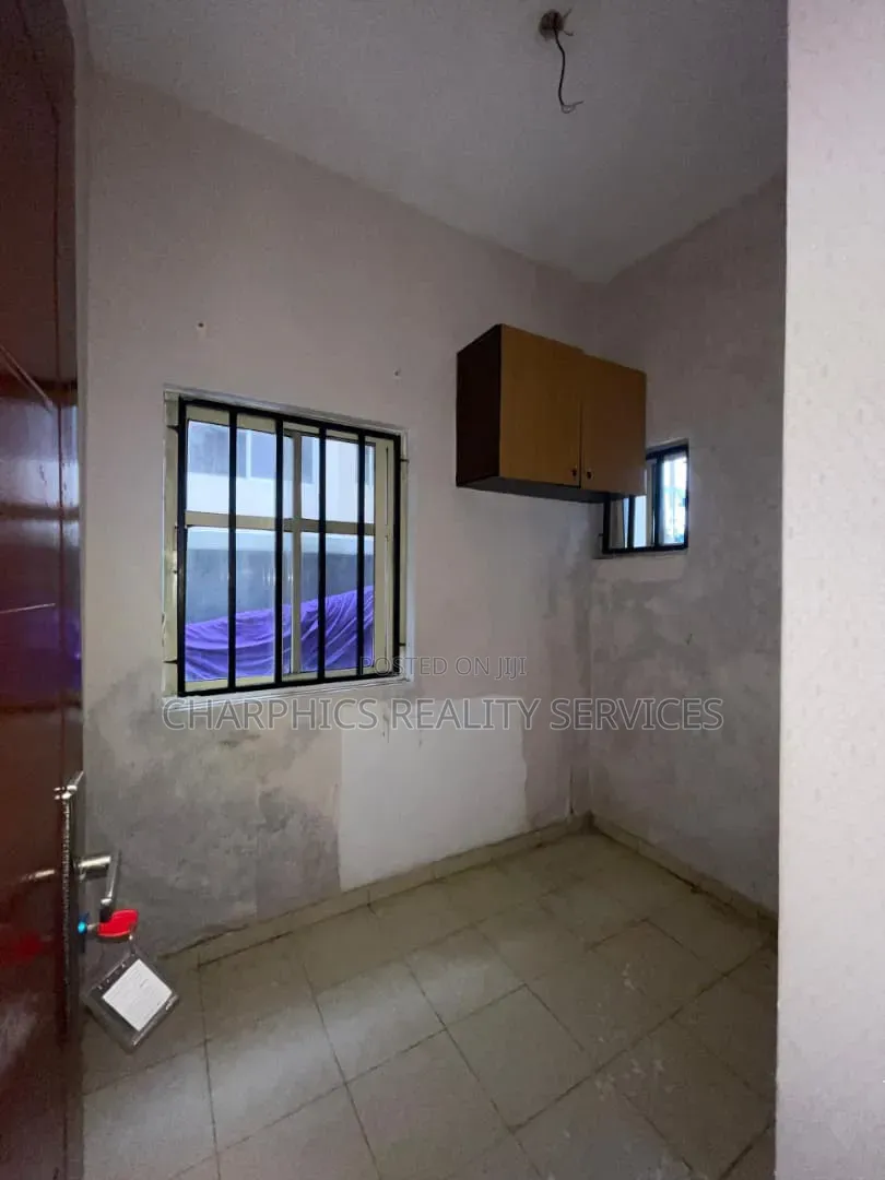 Mini Flat in Osapa london for rent