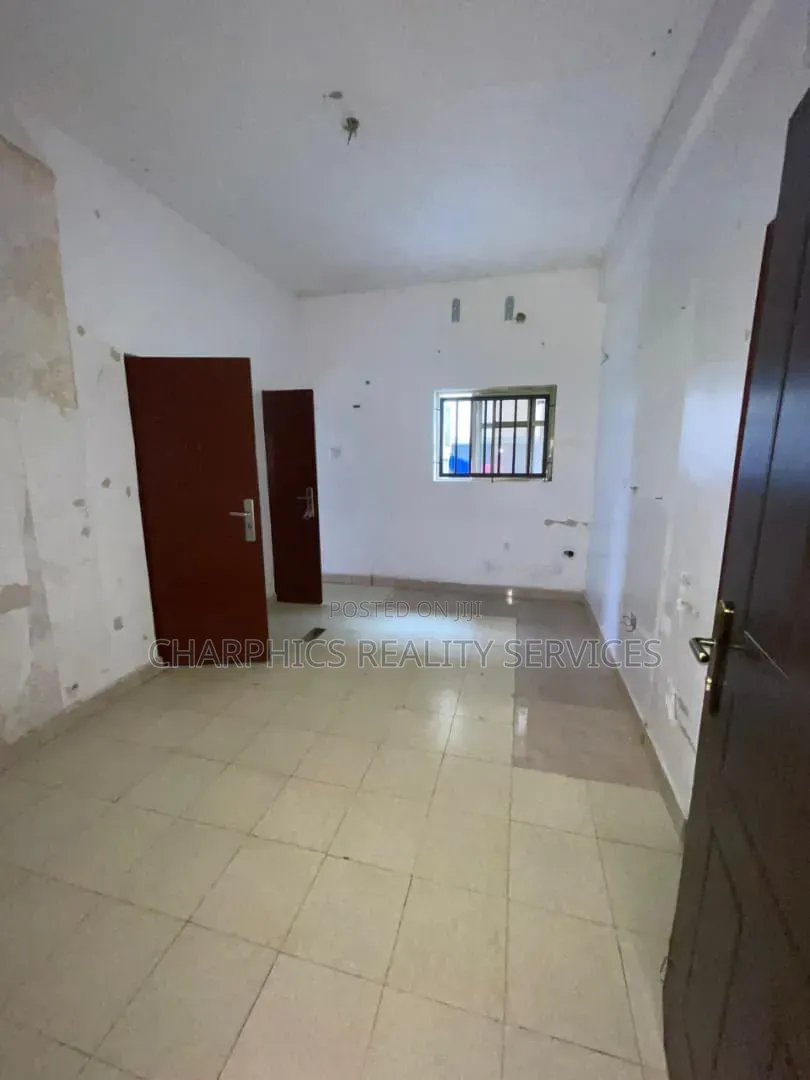 Mini Flat in Osapa london for rent