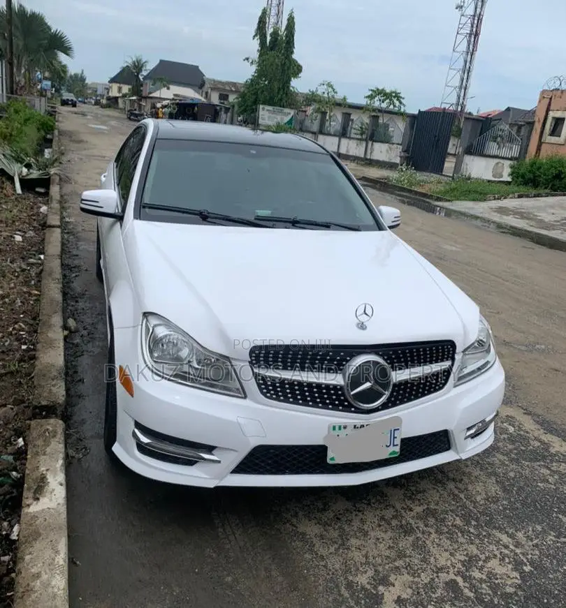 Mercedes-Benz C300 2011 White