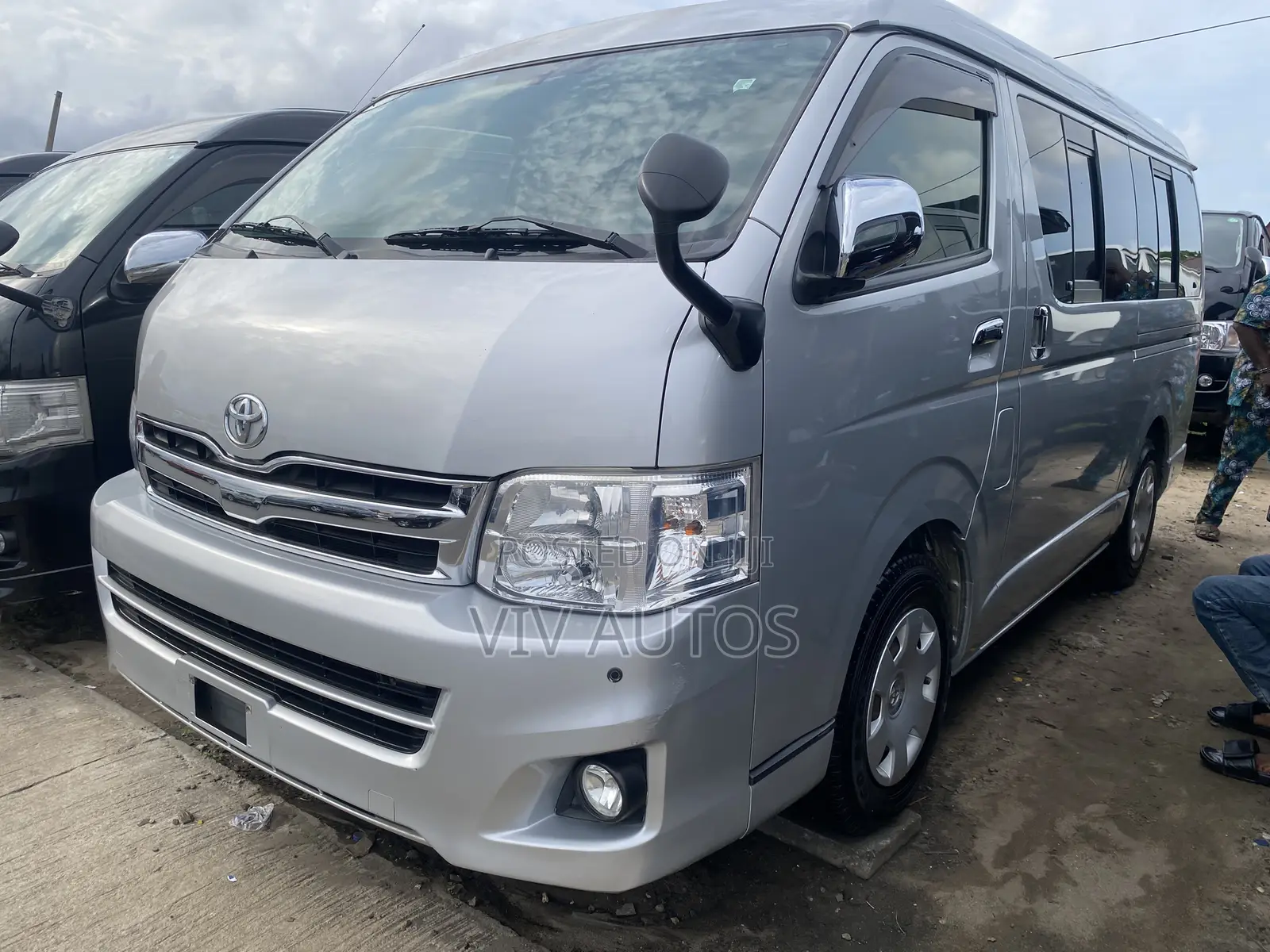 Toyota HiAce 2015 Silver