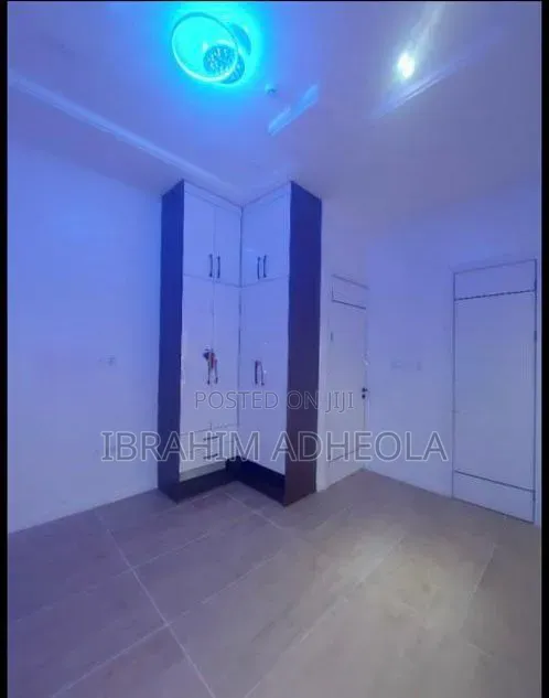 5bdrm Duplex in Omole Phase1 for sale