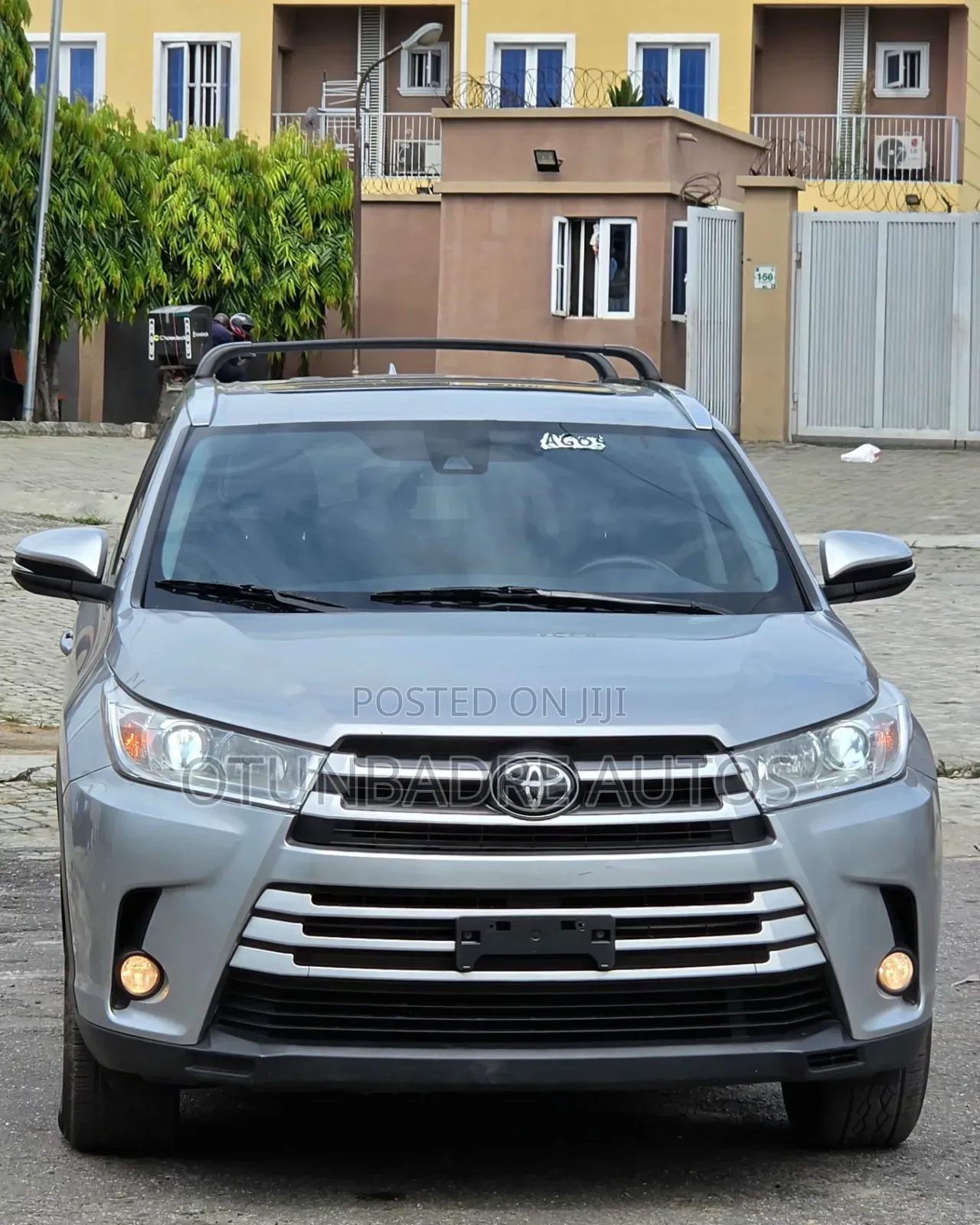 Toyota Highlander XLE 4x4 V6 (3.5L 6cyl 8A) 2017 Silver
