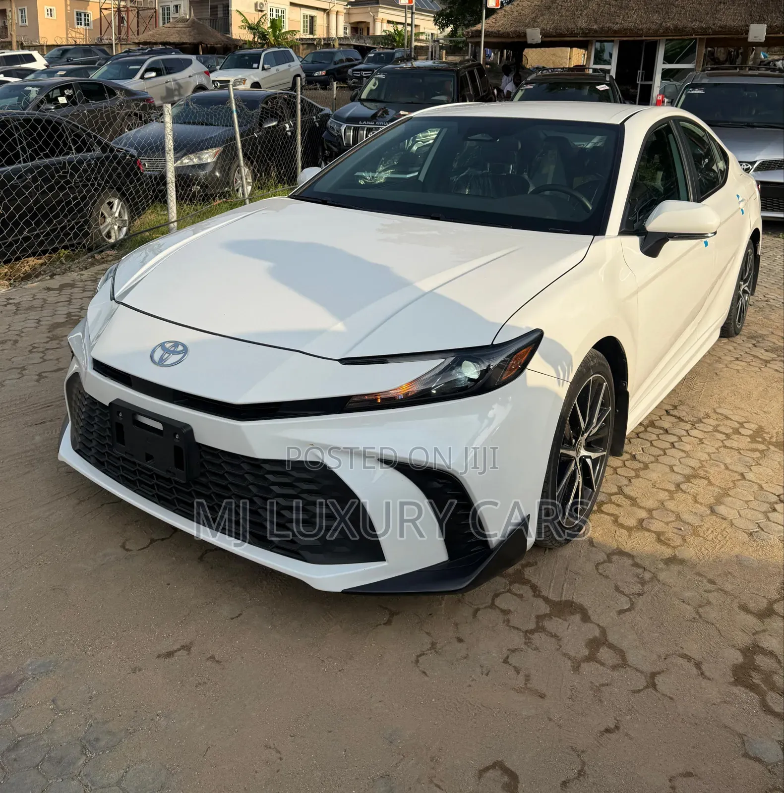 Toyota Camry SE AWD 2026 White